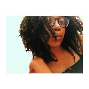 Meet your Posher, Lola